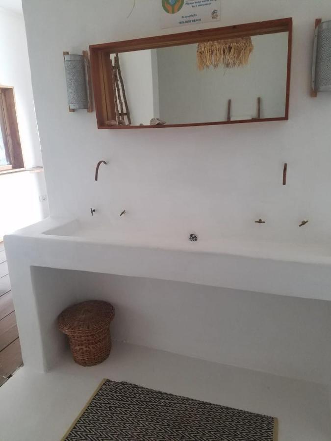 Lashings Boutique Hotel 트레저 비치 외부 사진